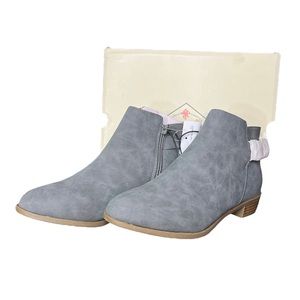 St. John’s Bay NWT Gray Suede Boots Booties With Box Size 8M